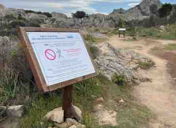 Al via il servizio di controllo e vigilanza per Cala Coticcio e Cala Brigantina: tutela e fruizione sostenibile a Caprera