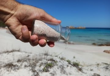 Restituita a Budelli la sabbia rosa prelevata 30 e 50 anni fa